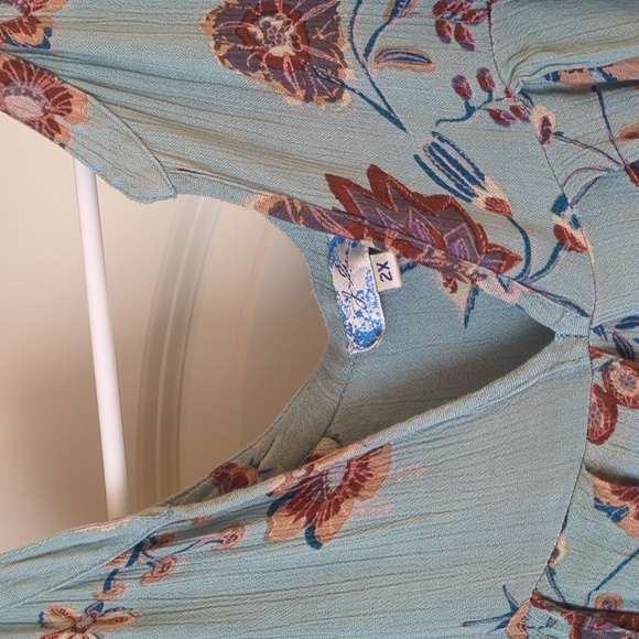 Floral Fall Dress 2X (but wears like a 3X) - Picture 3 of 3